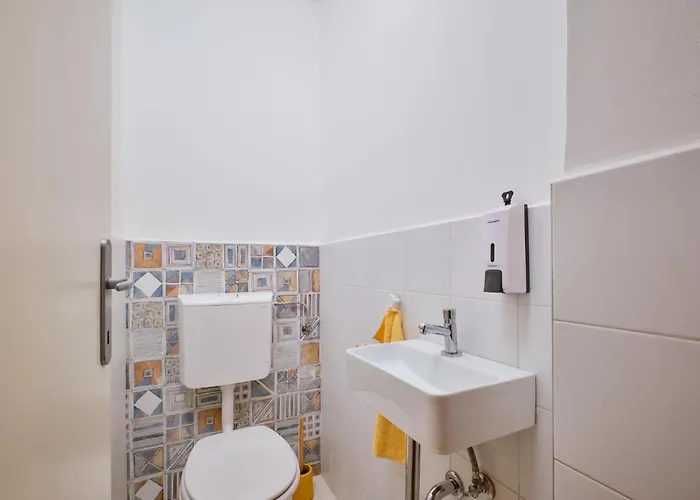 Appartement Stunning In With Wifi Mali Lošinj